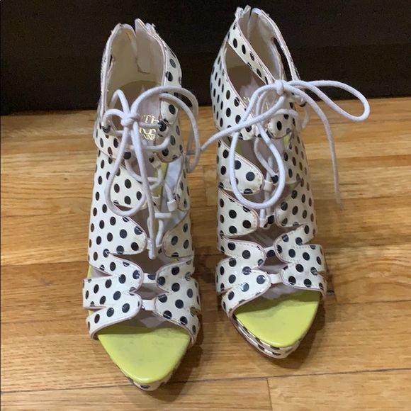 Shoes Truth or Dare by Madonna size 5 (fit 5.5) - Picture 3 of 4